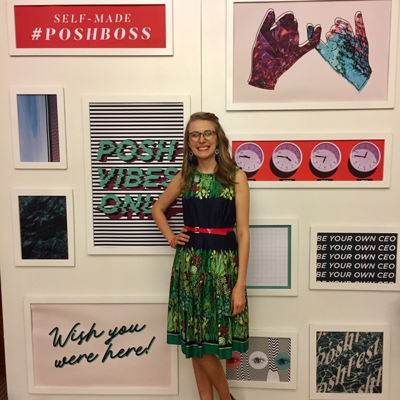 Welcome to my closet! My name is Chelsea 🌞 - Picture 11 of 15